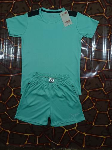 Conjunto Deportivo de Niño - Miniatura 4
