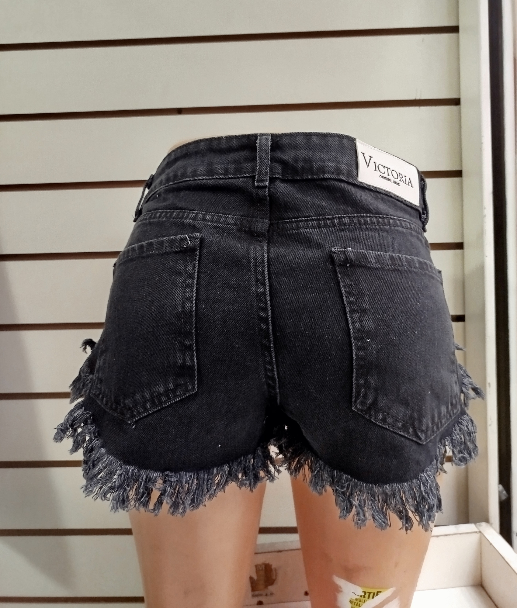 Shorts Super Deflecado Tiro Medio con Tachas - Imagen 3