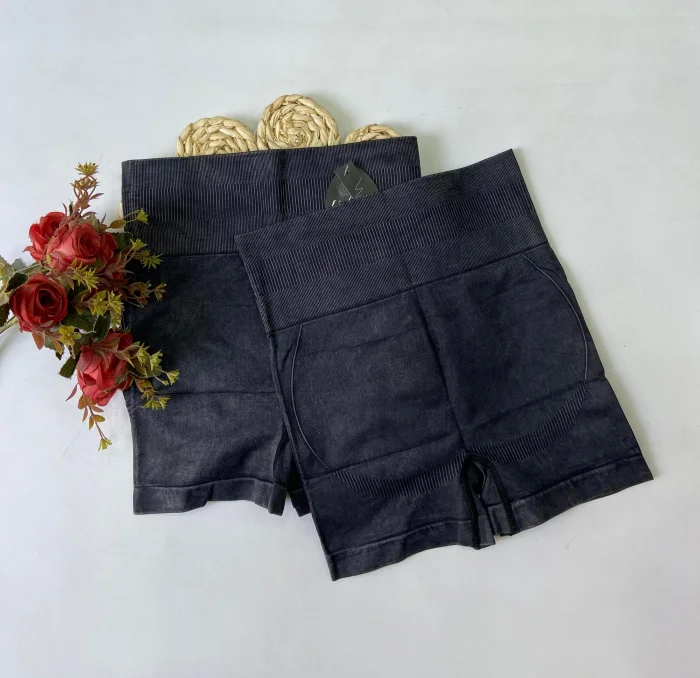 Short Negro sin Frunce Prelavado