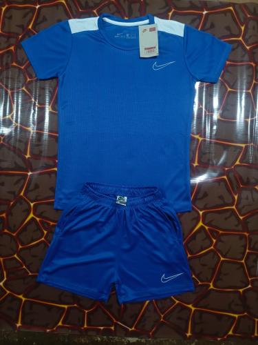 Conjunto Deportivo de Niño - Miniatura 2
