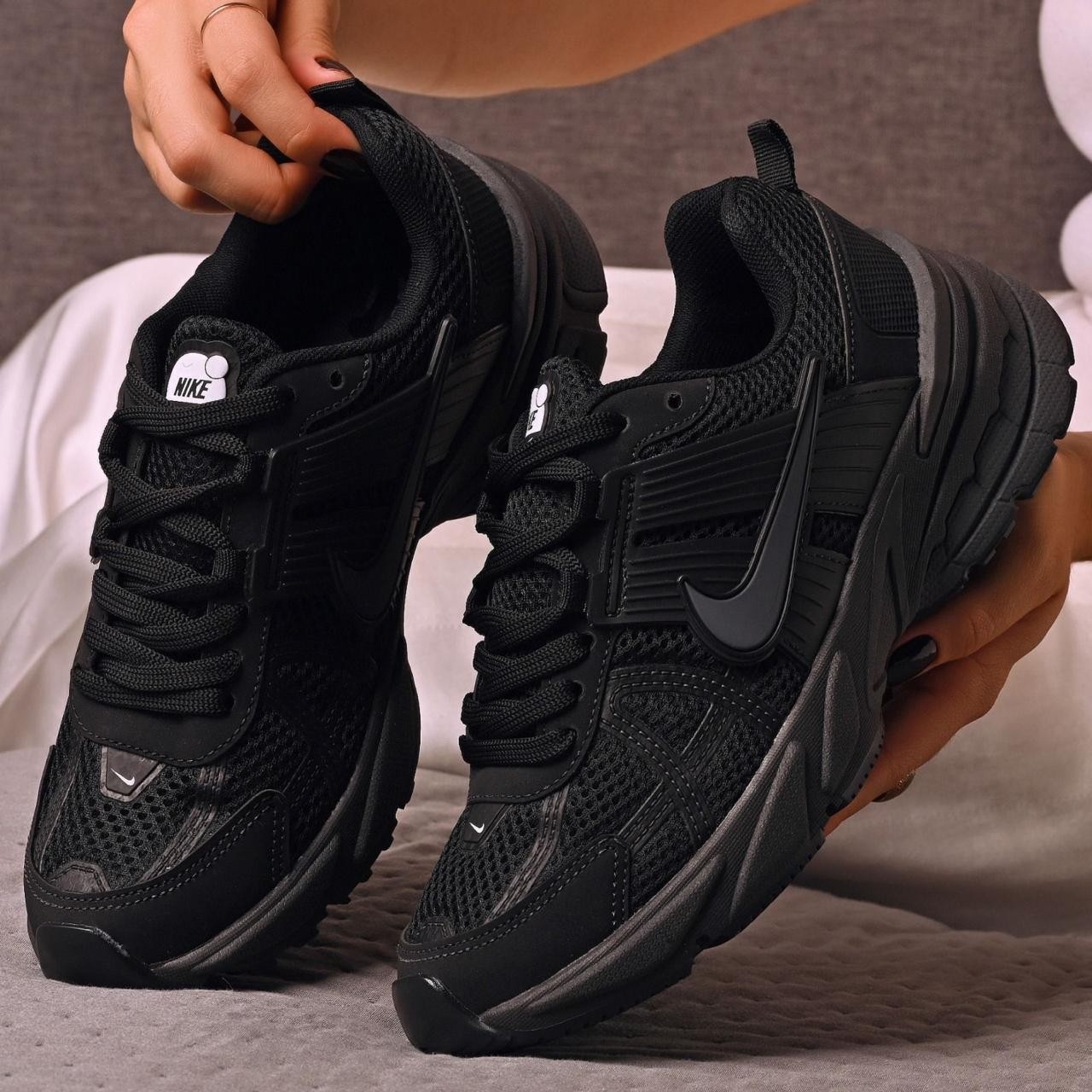 Deportivo Nike V2k - Imagen 3