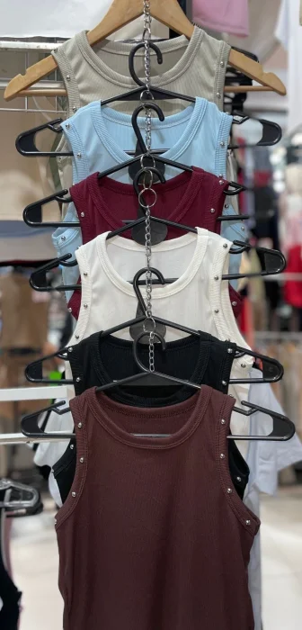 Musculosas con Tachas