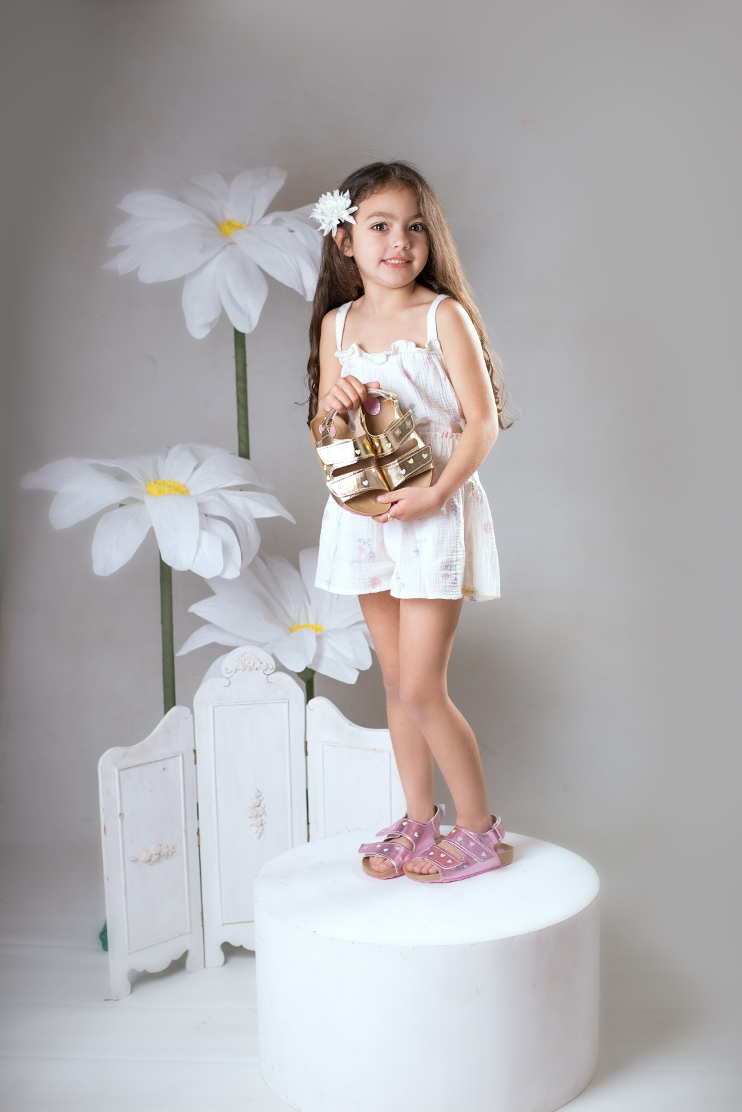 Sandalias Metalizadas Cata Niña Abrojo Velcro con Corazones en Color Pastel. - WhatsApp%20Image%202025-11-27%20at%2015.10.44%20(3).jpeg