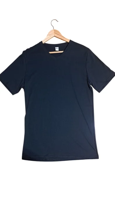 Remeras Negra Cuello V