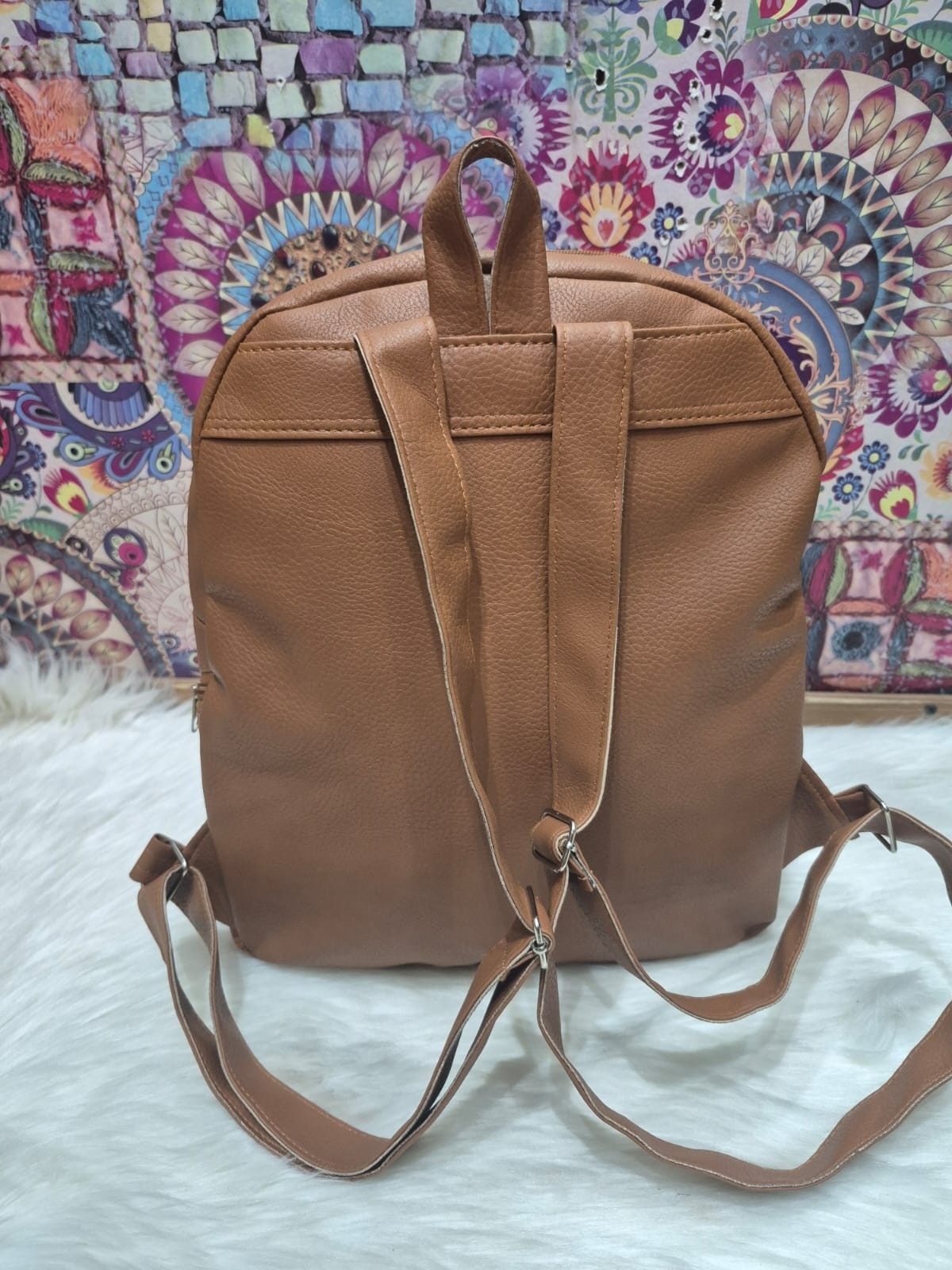Mochila de Cuero Ecológico - Imagen 4