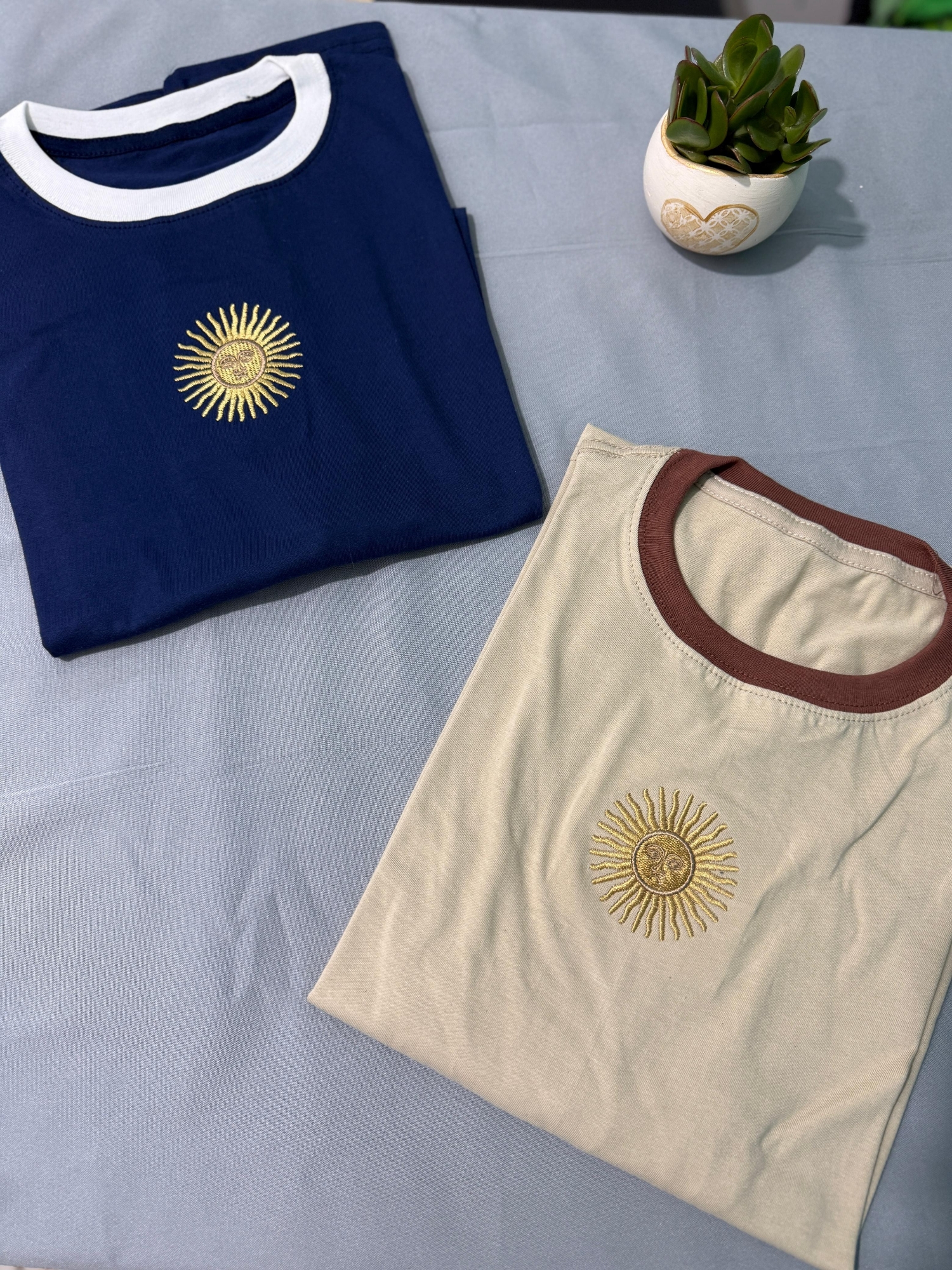 Remera Oversize Sol de Mayo Bordada - Imagen 2