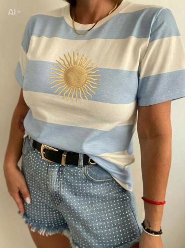Remera Sol Bordada Rayada