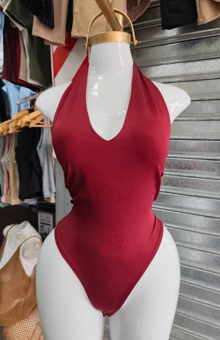 Body V con Tiras