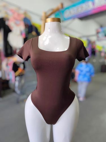 Body Cuadrado  (lycra) C/manga