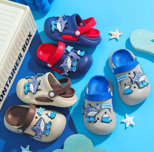 Crocs Personajes con Pines - Miniatura 3