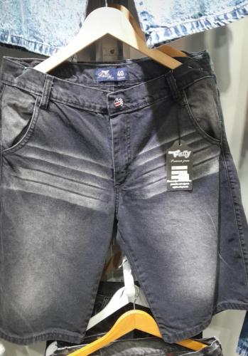 Bermudas con Estampado Bordado