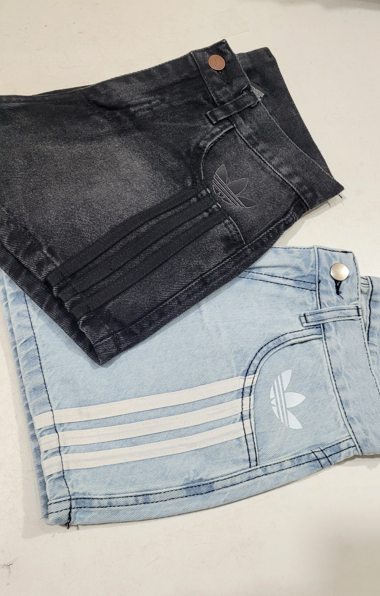 Short Tiro Alto Adi - Imagen 3