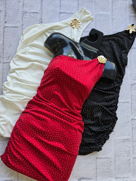 Vestido con Strass y Aplique