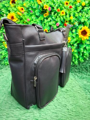 Bolso Morral Grande de Cuero Ecológico con Pompon con Brillitos Excelente Calidad - Miniatura 2