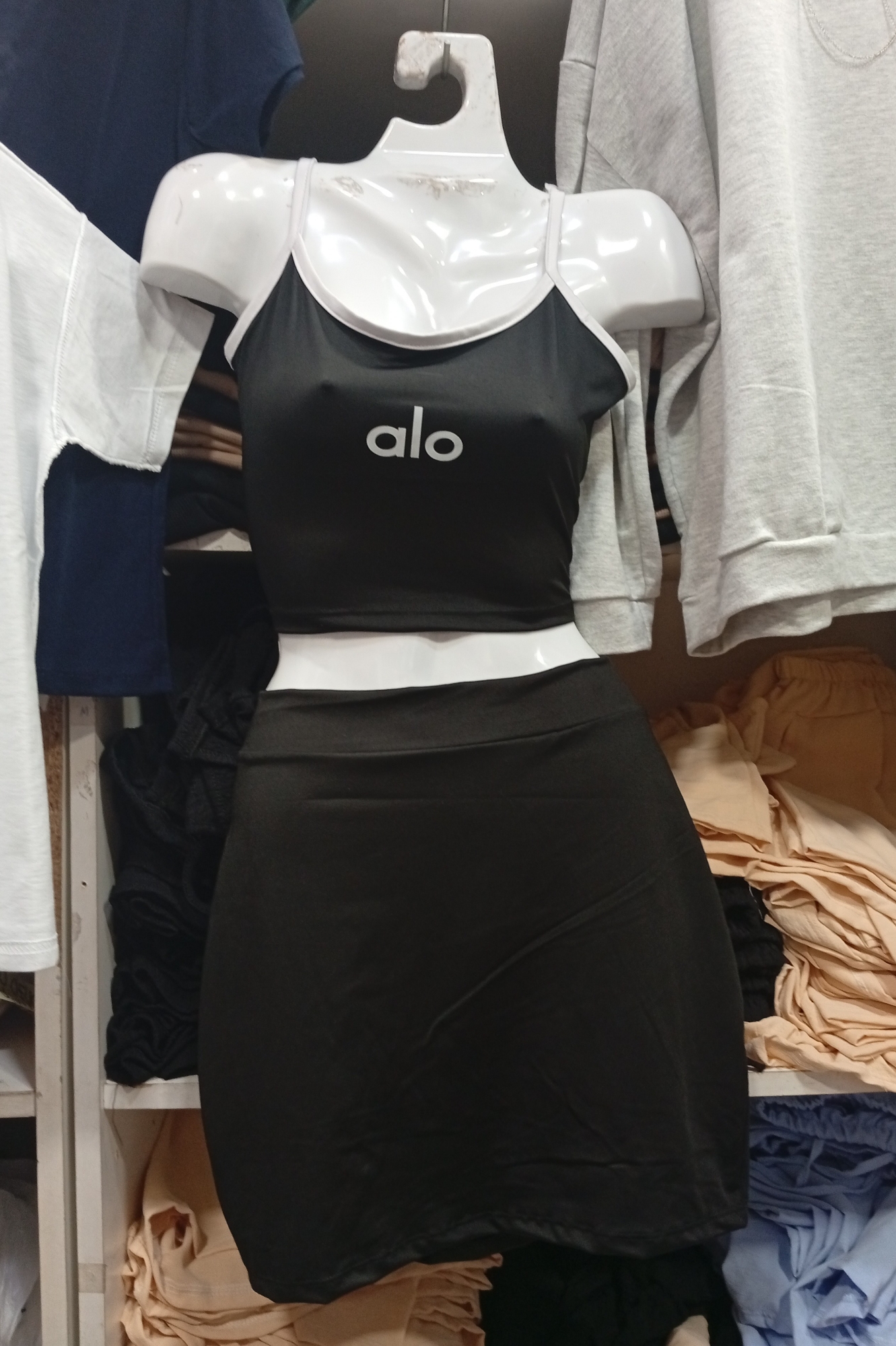 Conjunto Top y Falda - Imagen 3