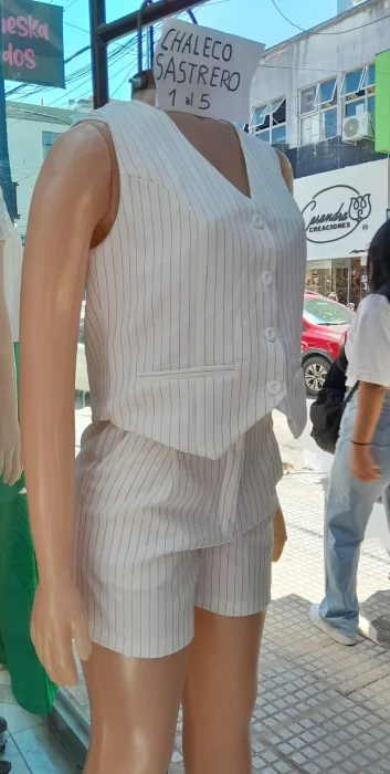 Conjunto Sastrero Chaleco y Short Calidad Premium