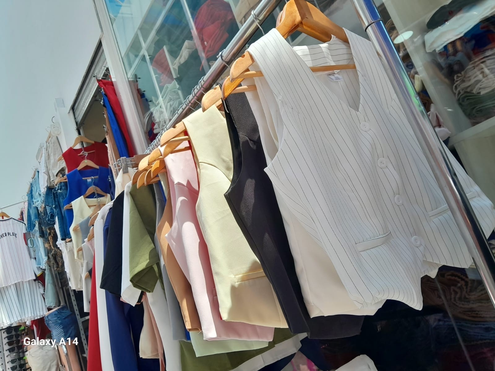 Conjunto Sastrero Chaleco y Short Calidad Premium - Imagen 2