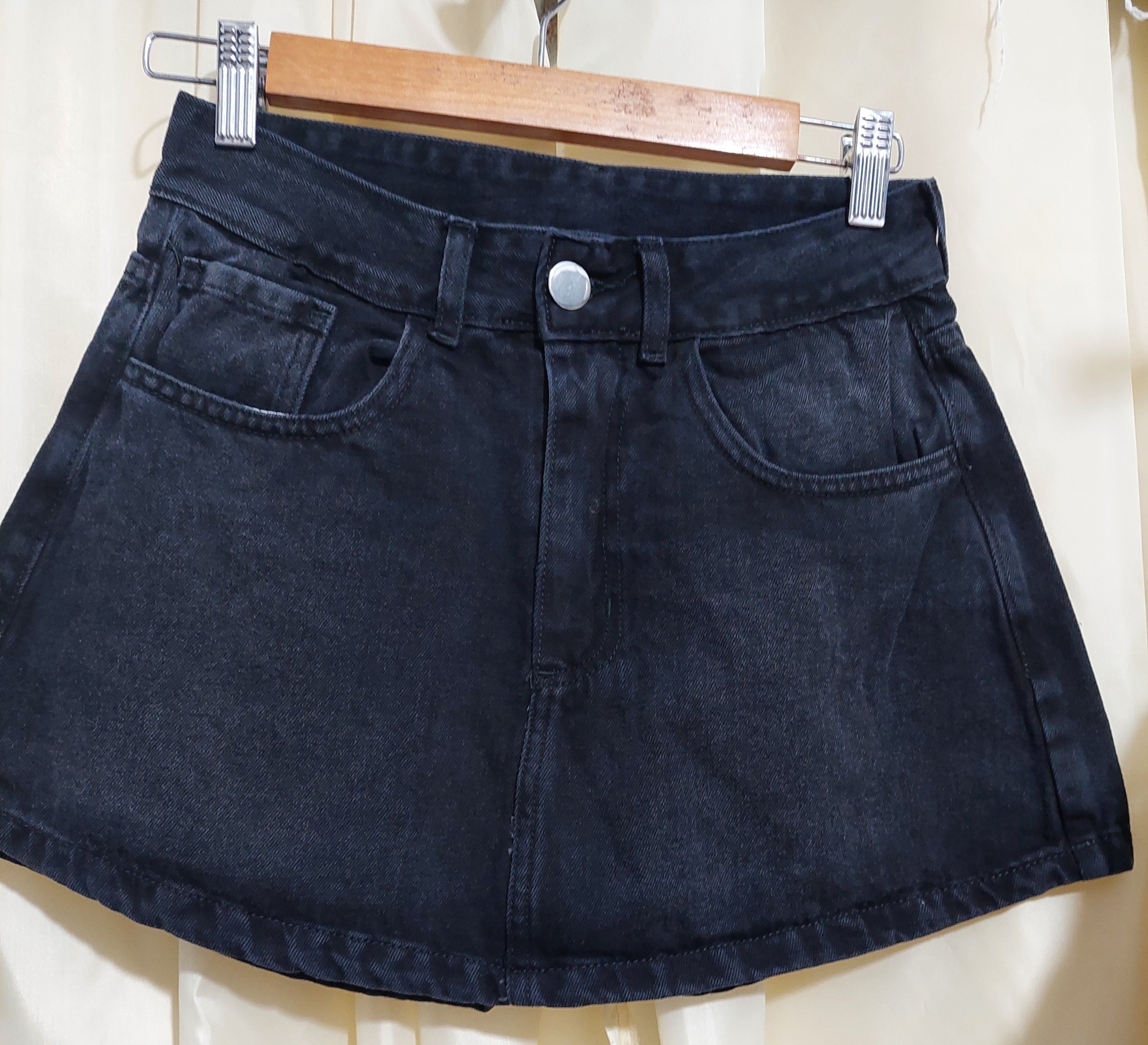 Short Pollera  Negro Localizado - Imagen 2