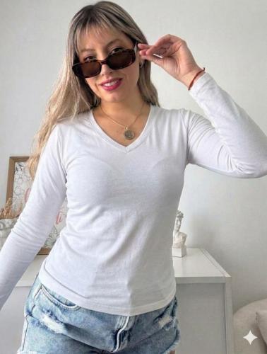 Camiseta Básica Escote V - Miniatura 3