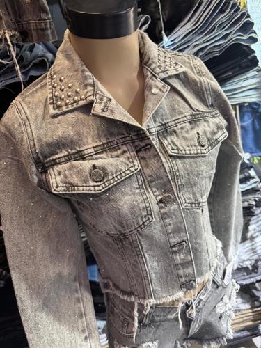 Campera Gris Nevada con Stras y Tachas - Miniatura 2