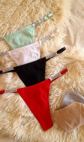 Less con Strass