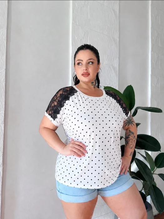 Remera Lunares Encaje