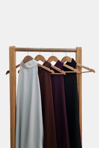 Blusa de Satén Evasé Escote Halter con Lazo, Espalda Baja y Terminación Asimétrica - Miniatura 2