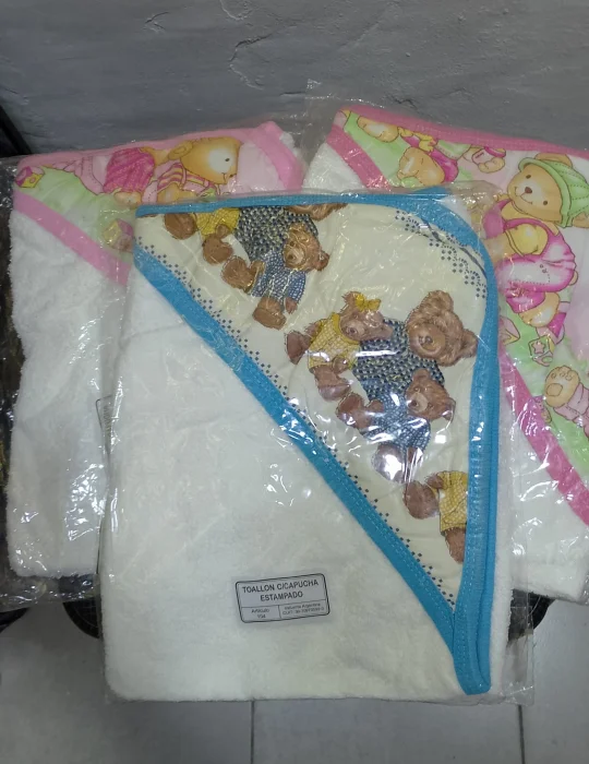 Toallón con Capucha Bebe