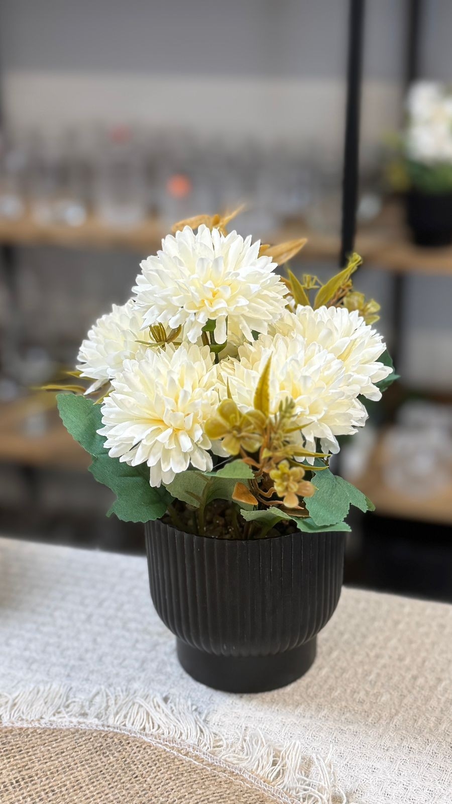 Macetas Base en Negra con Flores - Imagen 2