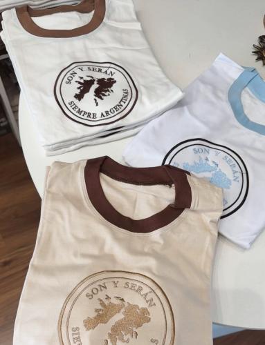 Remeras Bordadas Capsula Argentina Lisas para Mujer - Miniatura 2