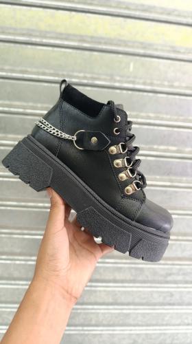 Borcegos con Cadena
