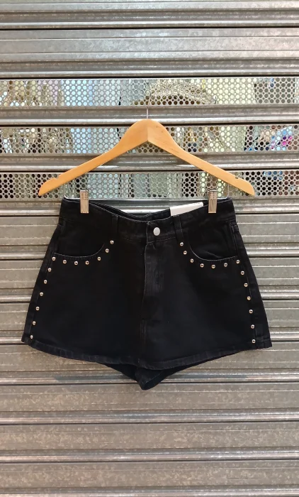 Short Pollera Negro  con Tachas Tiro Alto Denim Rigido Premium