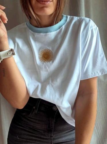 Remera Sol de Mayo Bordada - Miniatura 2