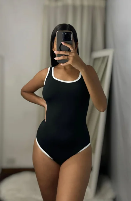 Maya Black White