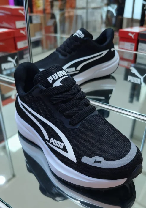 Zapatillas  Deportivas  20mil por Curva