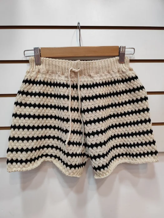 Shorts Rayados