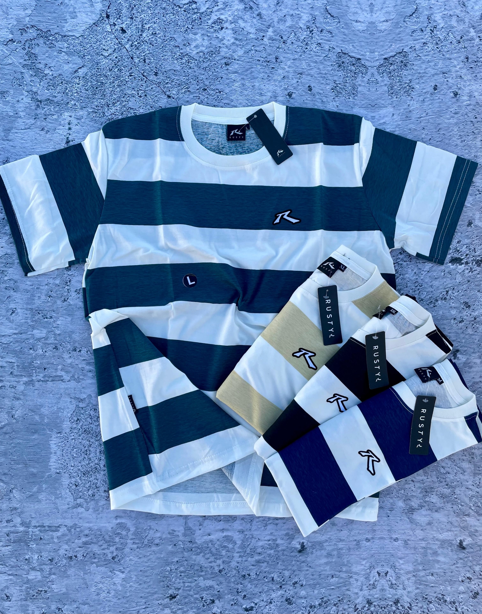 Remera Rayada Símil Bordado | Avellaneda a un Toque