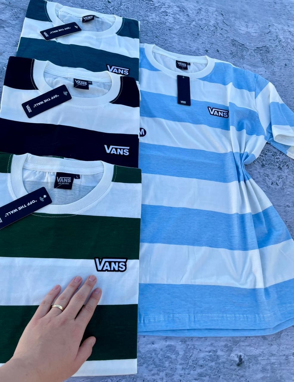 Remera Rayada Símil Bordado | Avellaneda a un Toque