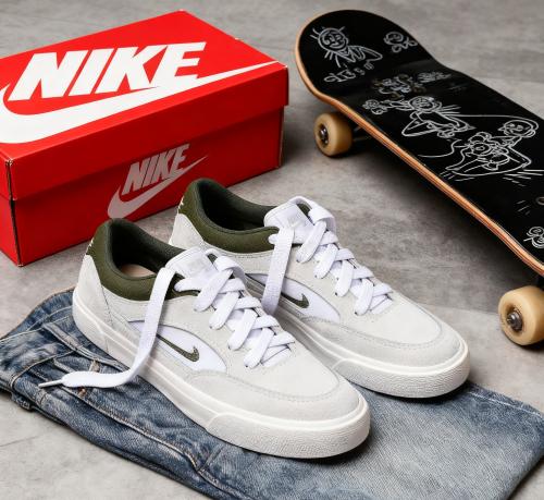 Nike Malor