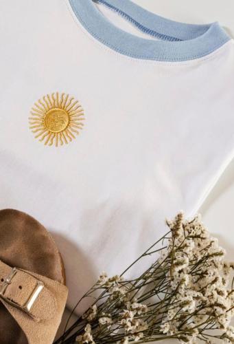 Remera Sol de Mayo Lisa - Miniatura 2