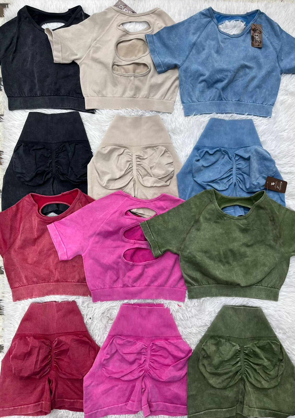 Conjunto Deportivo 2 Piezas Short y Top - WhatsApp%20Image%202026-01-30%20at%2002.22.28%20(2).jpeg