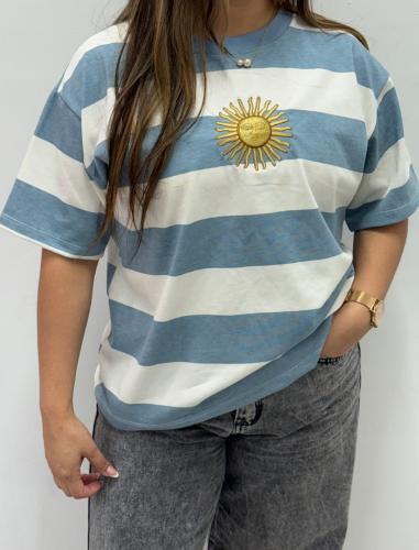 Remera Sol Rallada Bordada