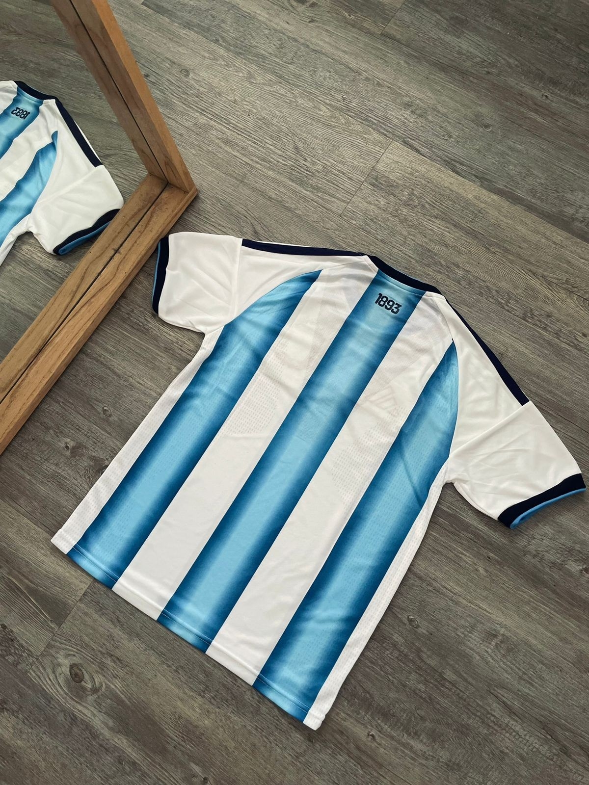 Camiseta de Argentina Bordada Premium - Imagen 2