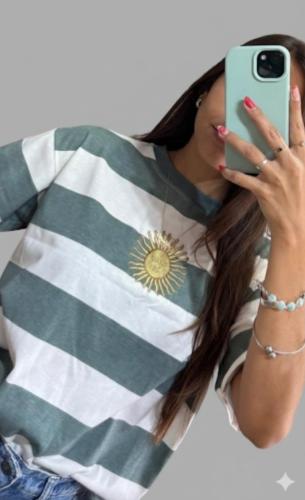Remera Rayada Argentina Bordado