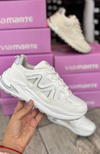 Zapatillas Blancas vía Marte Do Brasil