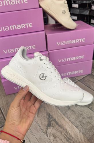 Zapatilla Blanca vía Marte Do Brasil