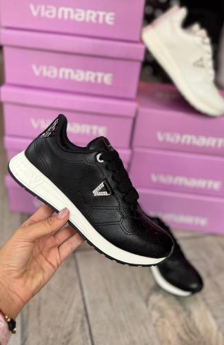 Zapatilla Negra vía Marte Do Brasil