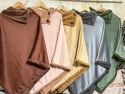 Ponchos de Plus con Piel