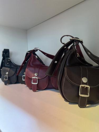 Cartera  Marrón o Negra Mini Bag Cargo Bolsillos Baguette - Miniatura 2