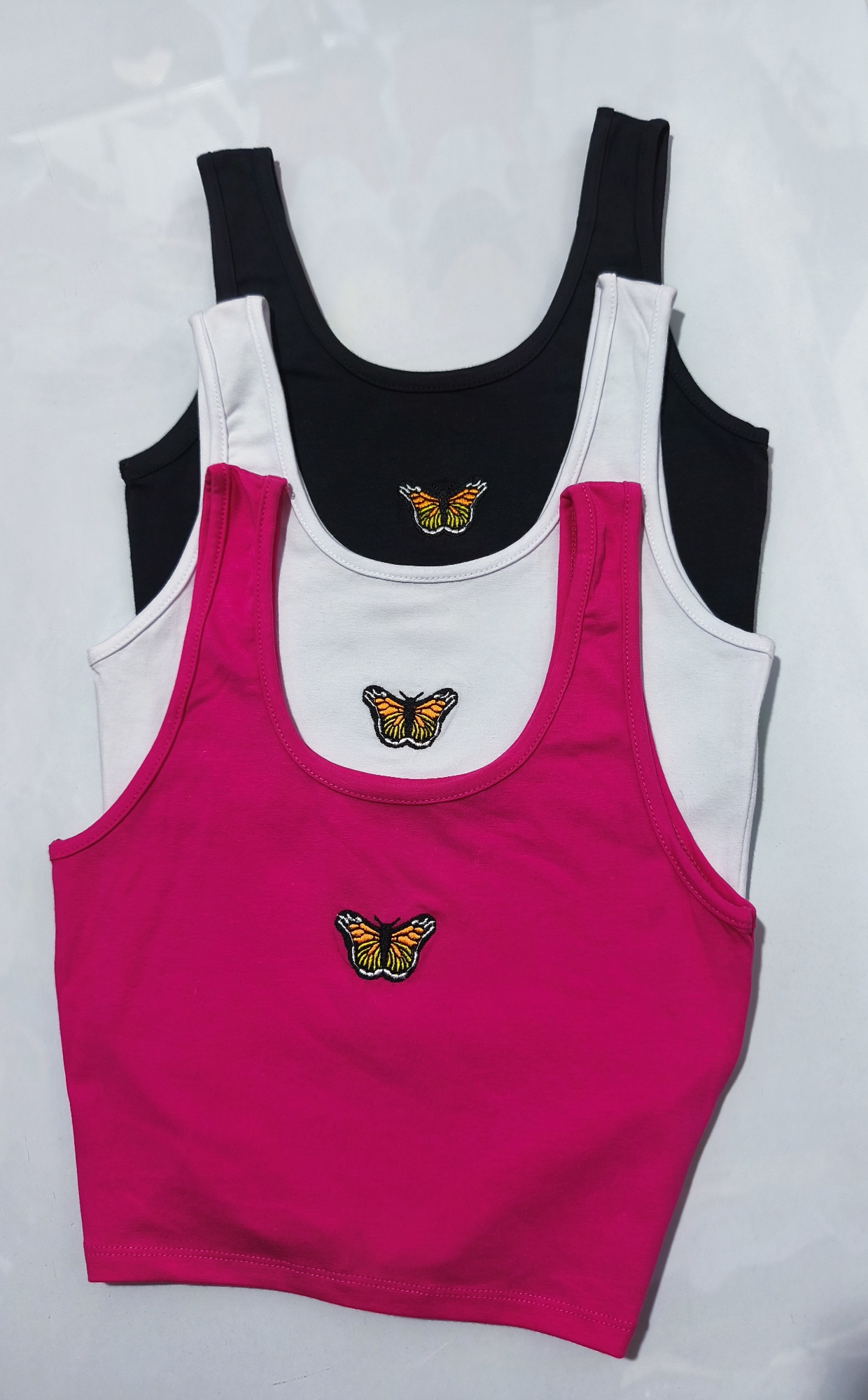 " Músculosa Bordada  Baby Tee " Algodon con Lycra - Imagen 3